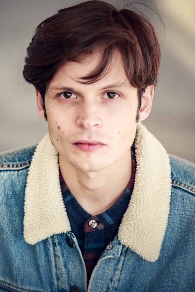 Jacopo Troiani as Matteo in Quell'estate