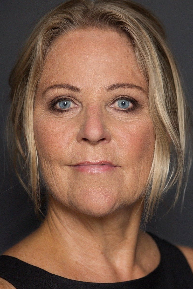 Sussie Nøhr as Old woman at fireplace in Feed the Dog