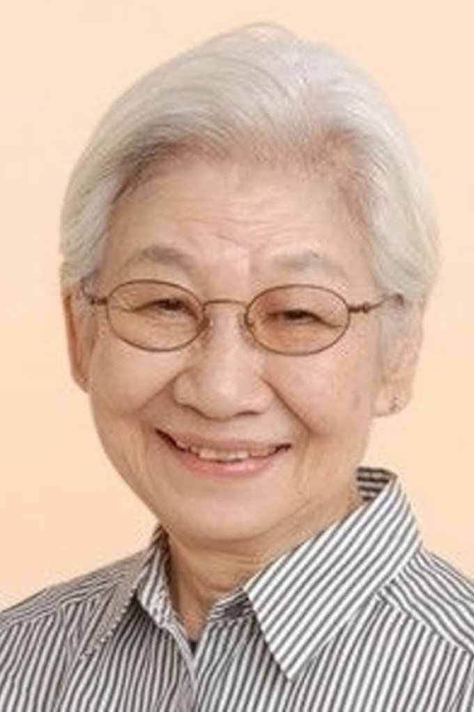 麻生美代子 as Pinako Rockbell (voice) in Fullmetal Alchemist