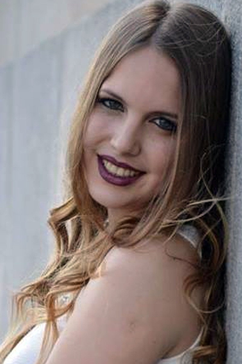 Lucia Carolina Pecrul as Tamy in Abzurdah