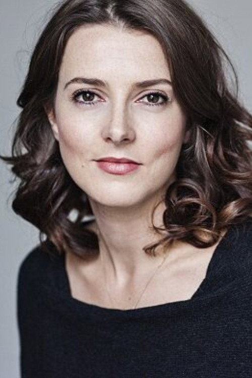 Jennifer Bryden as Sue Proudlock in Young Hearts Run Free