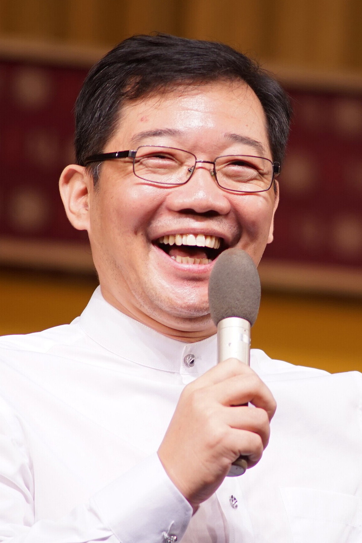 Da Bing as Boss Zhang in Born To Be Beautiful