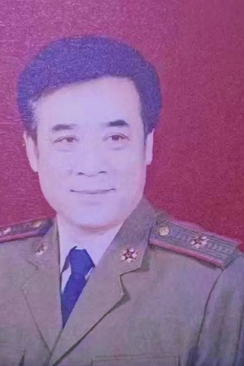 Yabiao Wang as 钟天民 in 解放石家庄