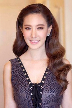 Nichanun Funkaew as Kanha Ratchamaitree in Moonlight of Love