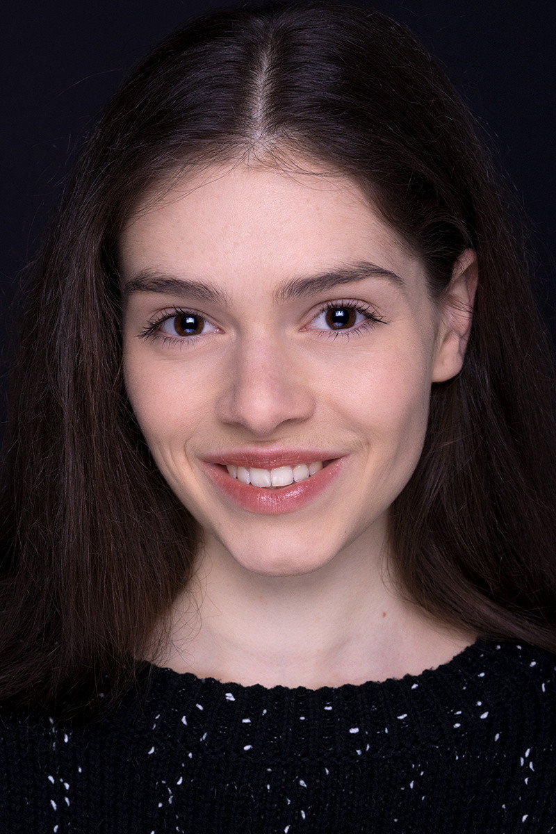 Leona as Alice Režná in Sex O’Clock