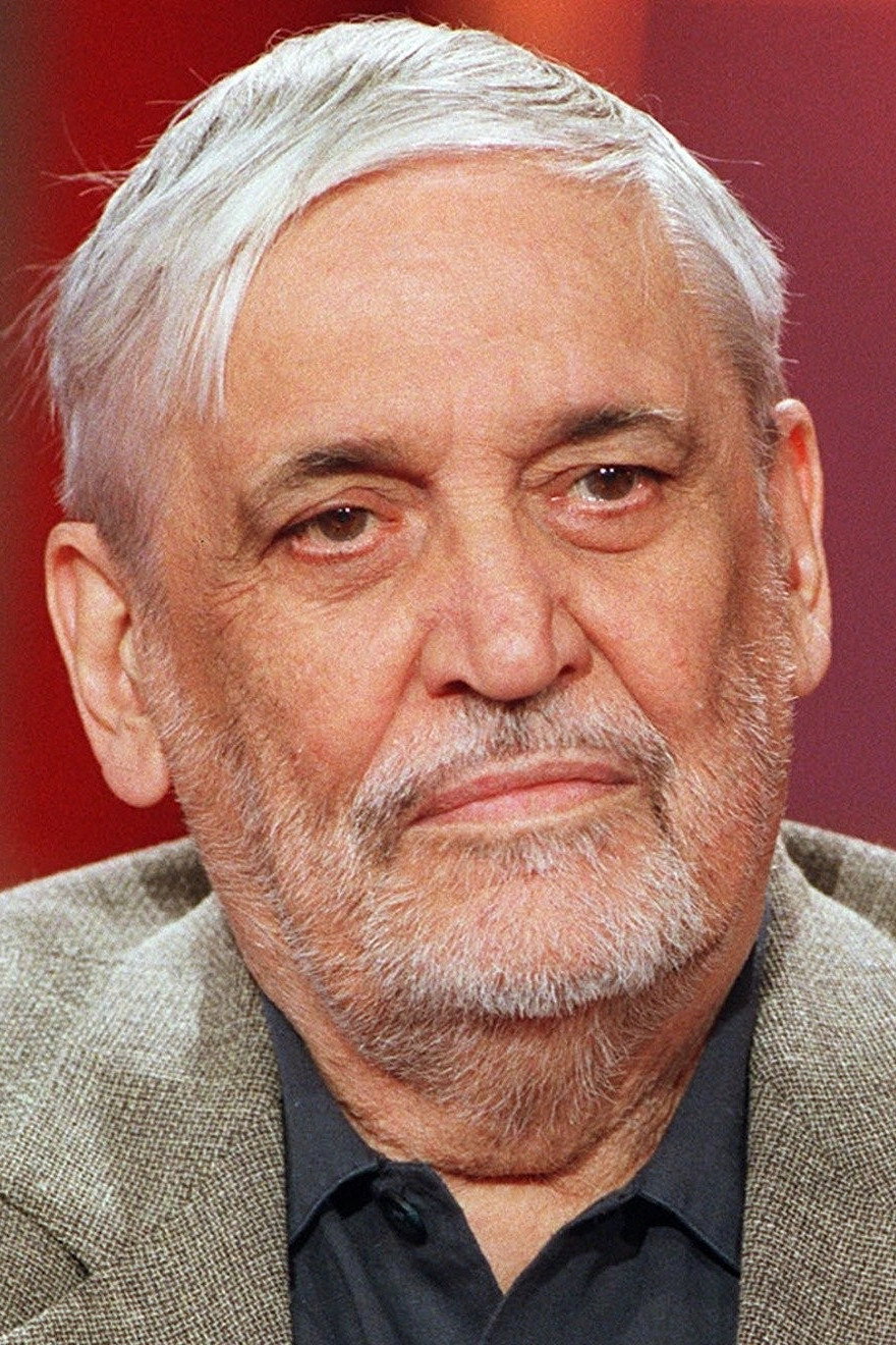 Maurice Pialat as Le Père in À nos amours