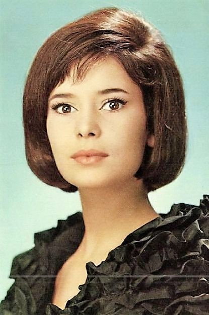 Marie-José Nat as Alice dite Yaya in The Year when I Was Seven