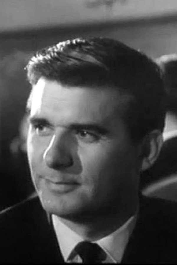 Πάρις Αλεξάντερ as Antonis Koronelos in Doubts
