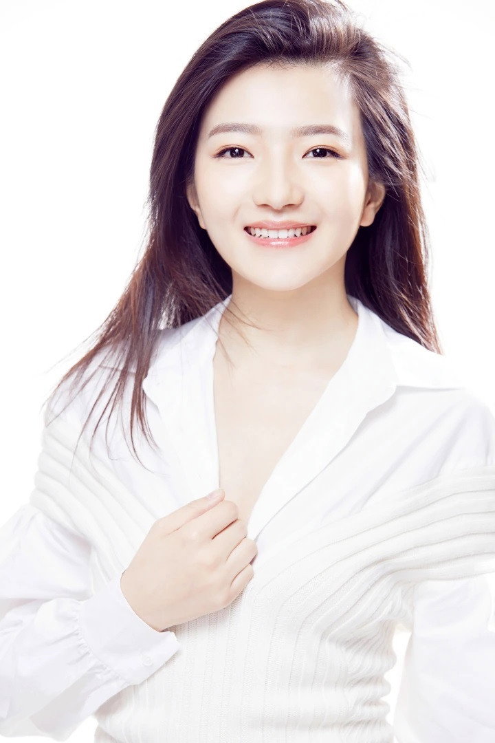 Bai Hui Zi as Chen Xuanyi in Dragon Day, You're Dead