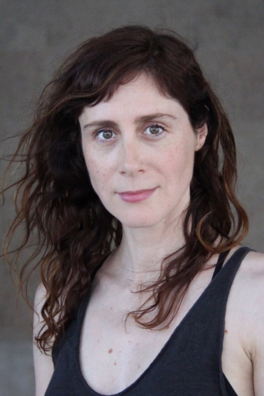 Eva Tecedeiro as Irmã Júlia in The Last Bath