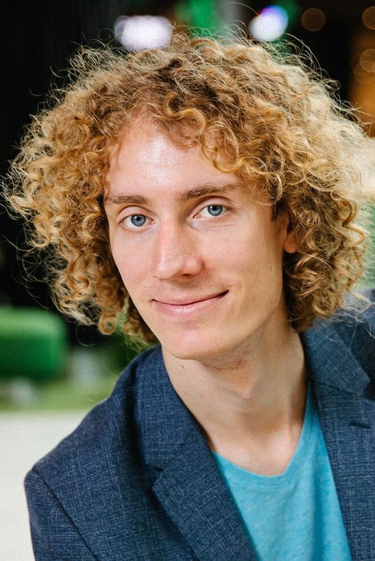 Kristjan Lüüs as Mesine in Free men