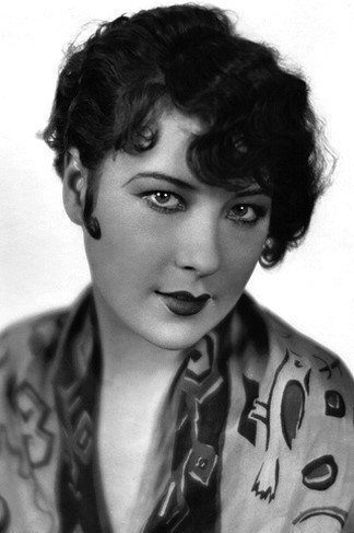Yola d'Avril as Yvette in She Goes to War