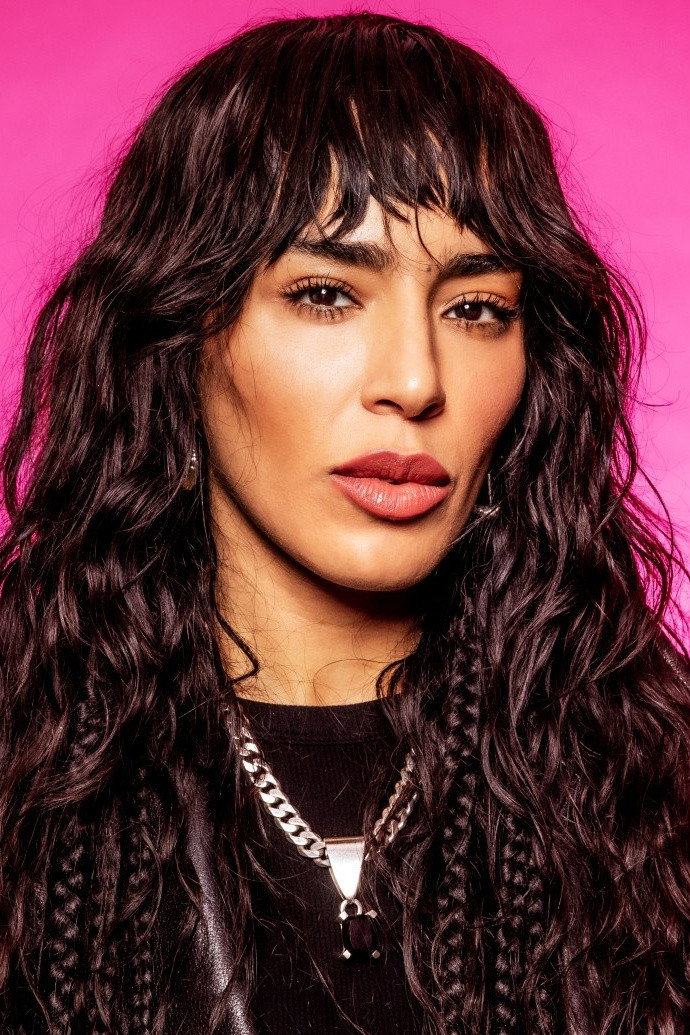 Loreen as María in JJ+E