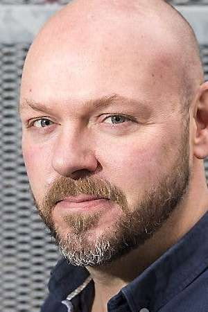 Jonas Schmidt as Gert Lassen in Afhøring