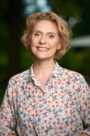 Катерина Кістень as Настя in Коли ми вдома