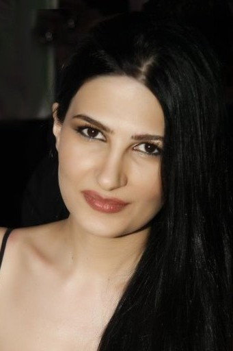 Fatmeh Safa as Siham in سكر بنات