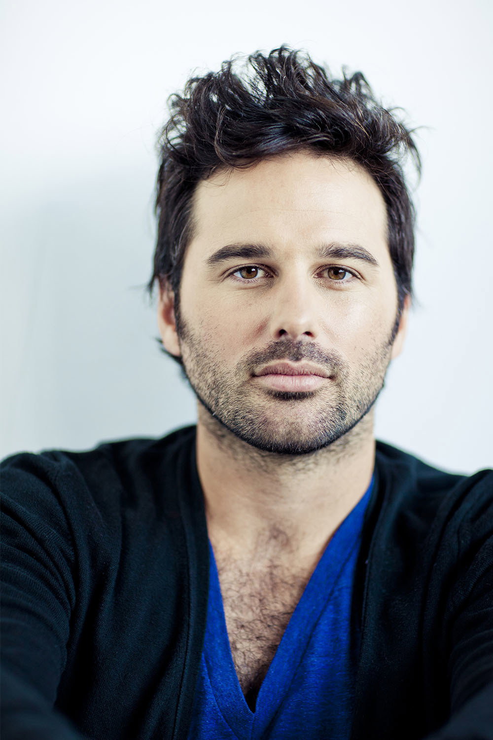 Éric Robidoux as Tom Favreau in Marche à l'ombre