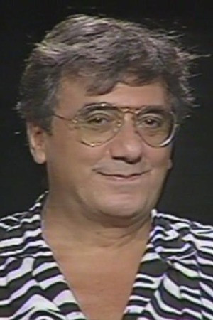 Agildo Ribeiro as Vários in A Festa é Nossa