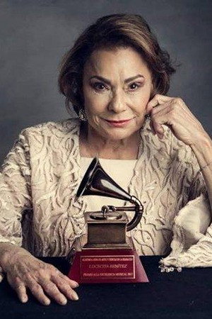 Lucecita Benítez as Herself in Raíces