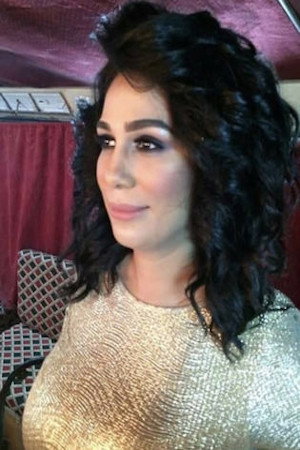 رباب ممتاز as Aziza / Zizi in Moms Group Stories