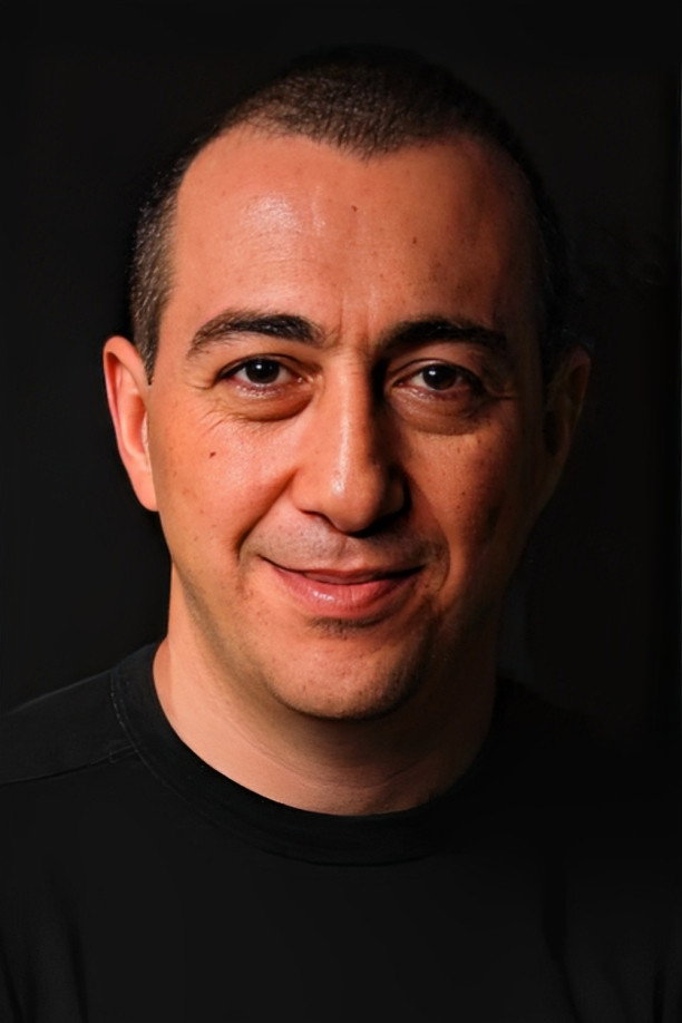 Şehsuvar Aktaş as Osman Efe in Seni Çok Bekledim