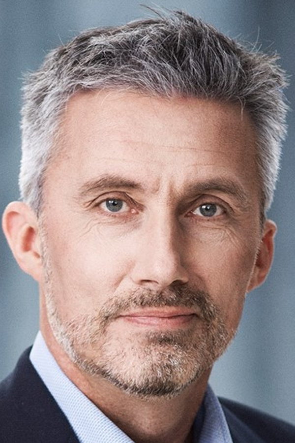Morten Løkkegaard as Vært in TV-jubilæums show