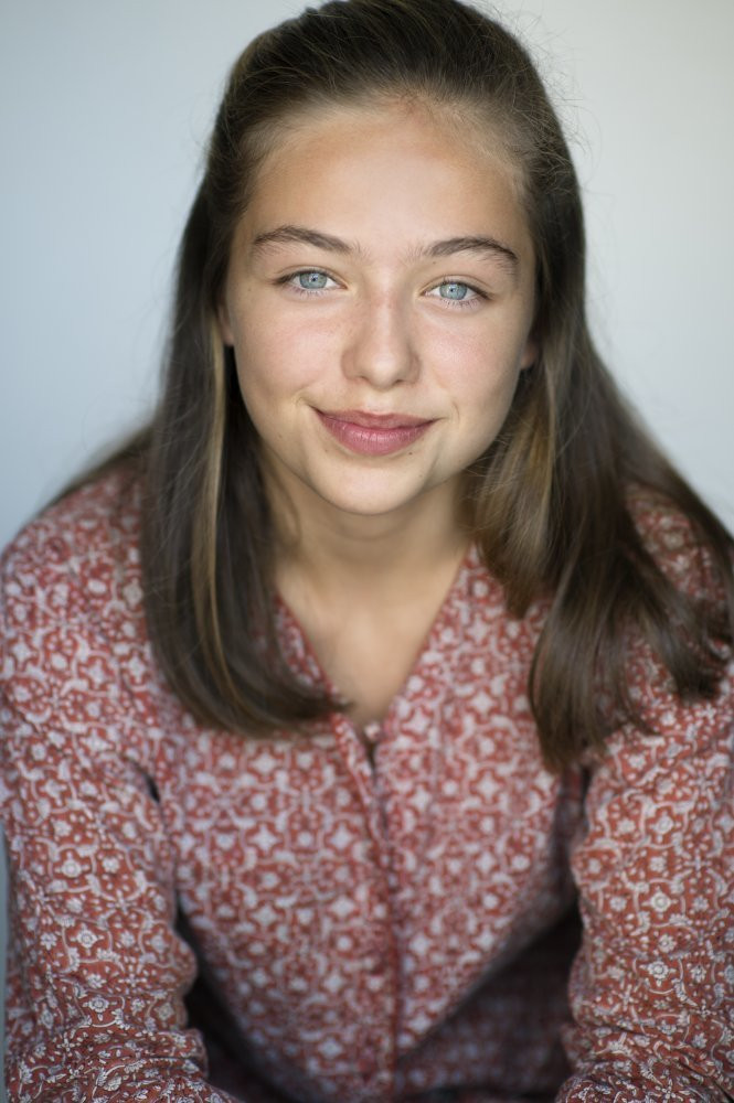 Annabel Wolf as Laura (voice) in Lauras Stern und die Traummonster