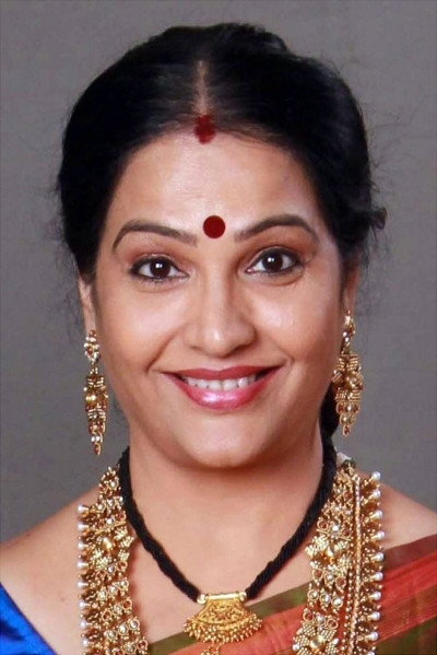 Jayalalita as Boring Papa in Lorry Driver