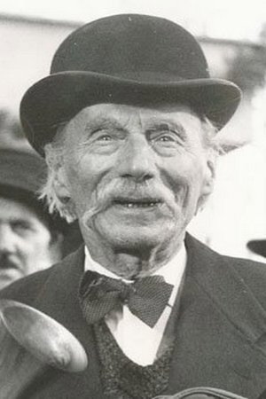 Juliusz Kalinowski as Grandfather in I Hate Mondays