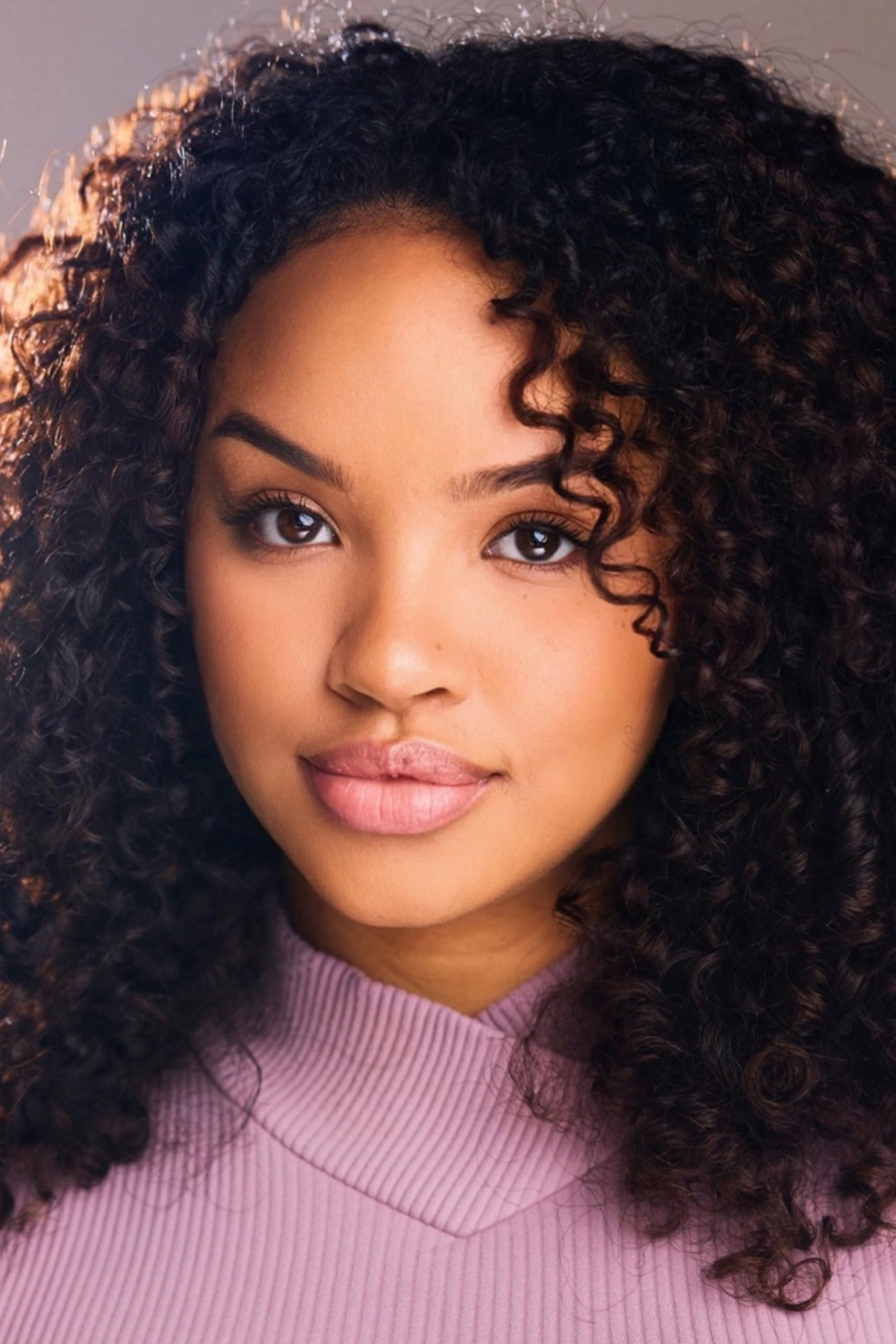 Alexandra Rose Frazier as Amanda Banks in River