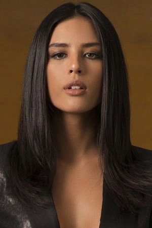 Yanna Lavigne as Ana Fátima Andrade Martins in Beyond the Horizon