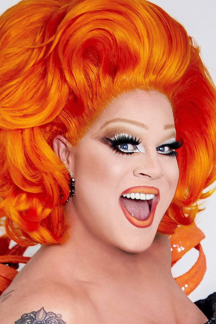 Nina West as Miss Piggy in The Scripted Muppet Caper