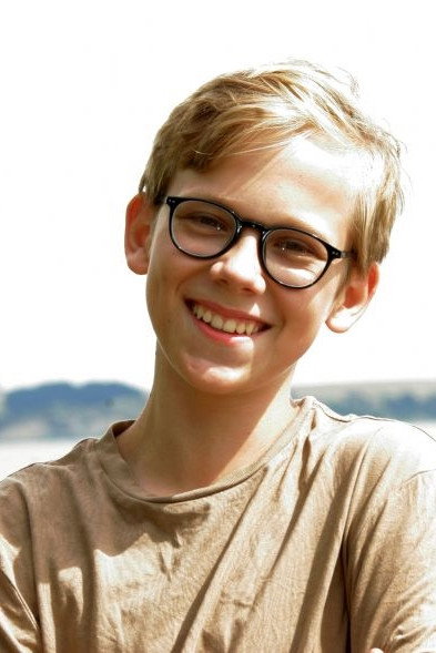 Marinus Refnov as Charly in Mysteriet på Bornholm