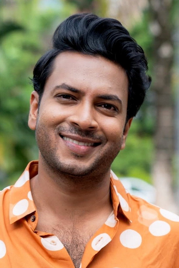 Rag Mayur as Shyam Prasad in Sivarapalli