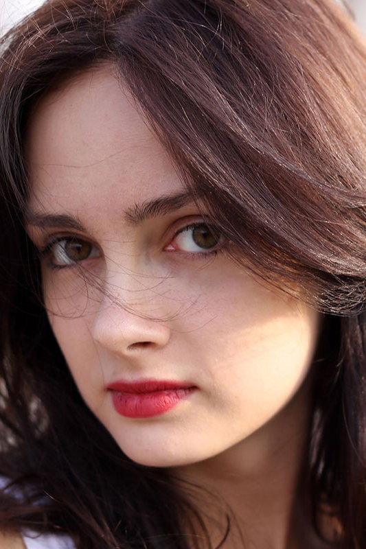 Евгения Нохрина as Olga in The Yellow Note