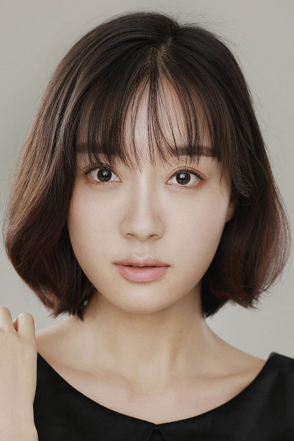 Yang Yue as Mu Ruona in Once We Get Married