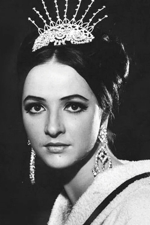Ксения Рябинкина as Tsarevna Lebed in The Tale of Tsar Saltan