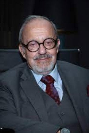 Carlos Benjumea as Nazario Restrepo in Allá te espero