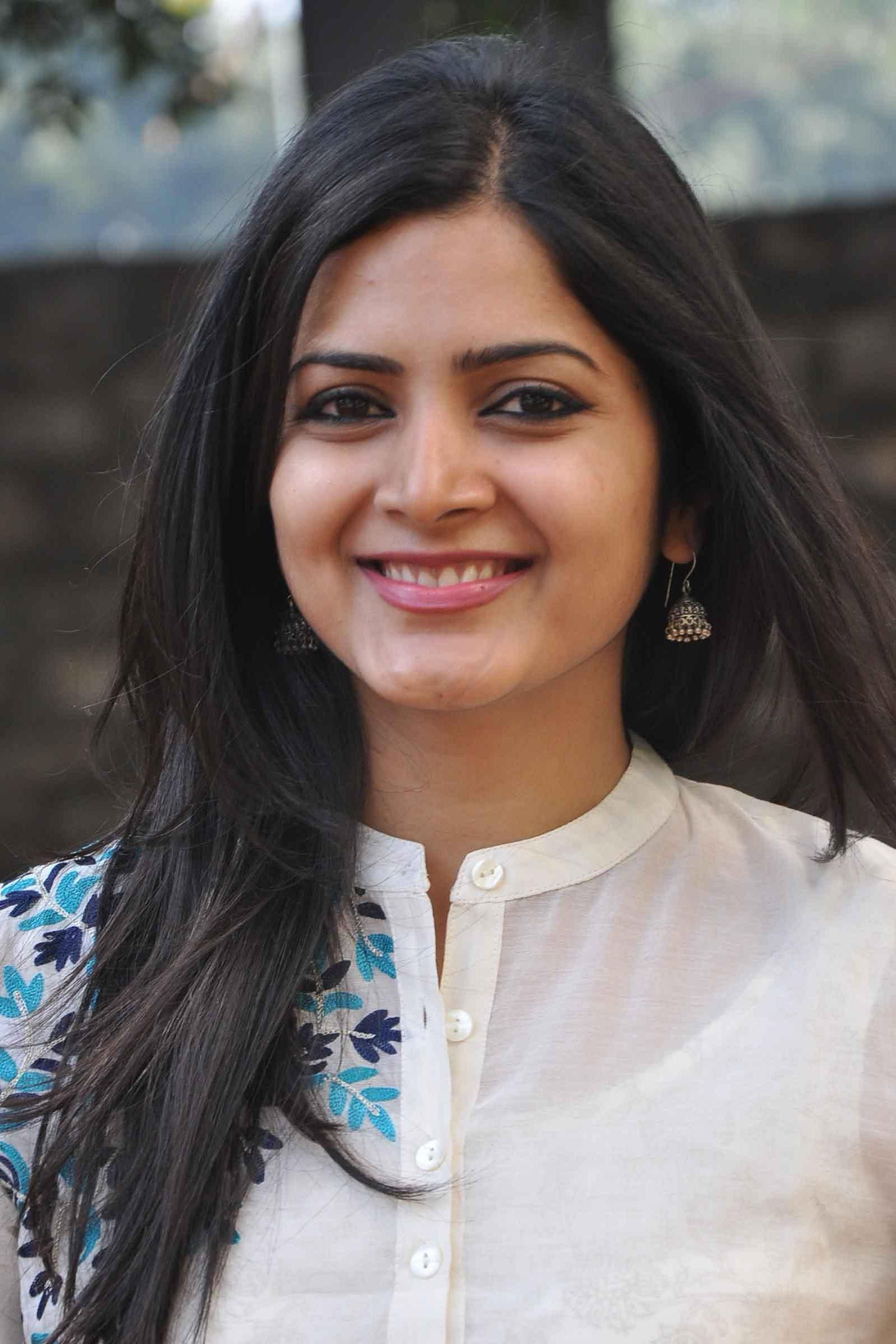 Pavani Gangireddy as Amrutha in Right Right