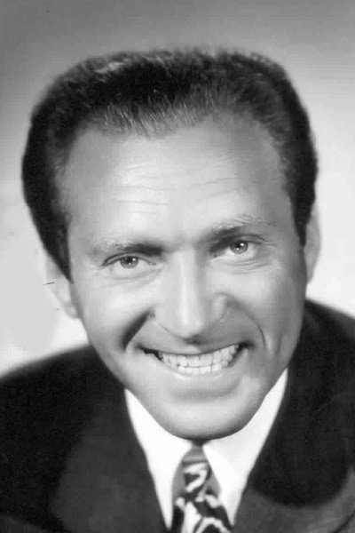 Harry Ritz as Harrigan in The Gorilla