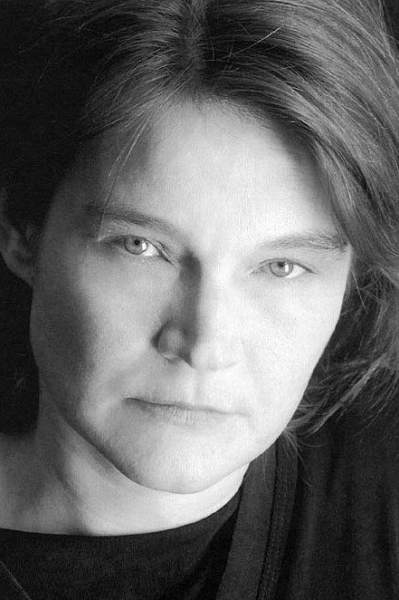 Maryline Even as La fille du foyer in Touched in the Head