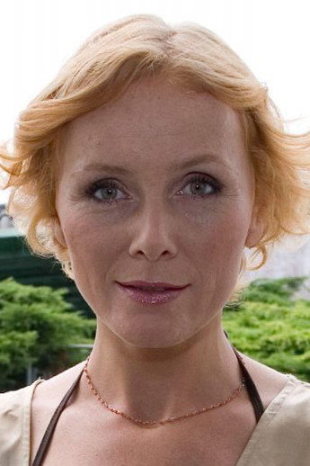 Petra Špindlerová as Paulina in Na zámku