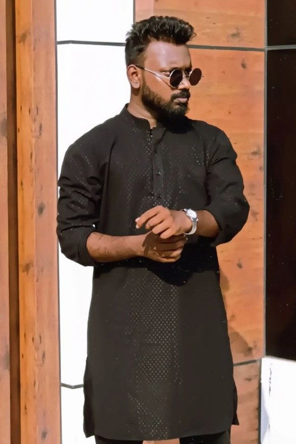 Rahul Babyraj as Guy with Bag in CHEETTU