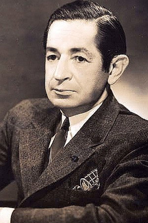 Willie Howard as Professor Pierre Ginsberg in The Smart Way