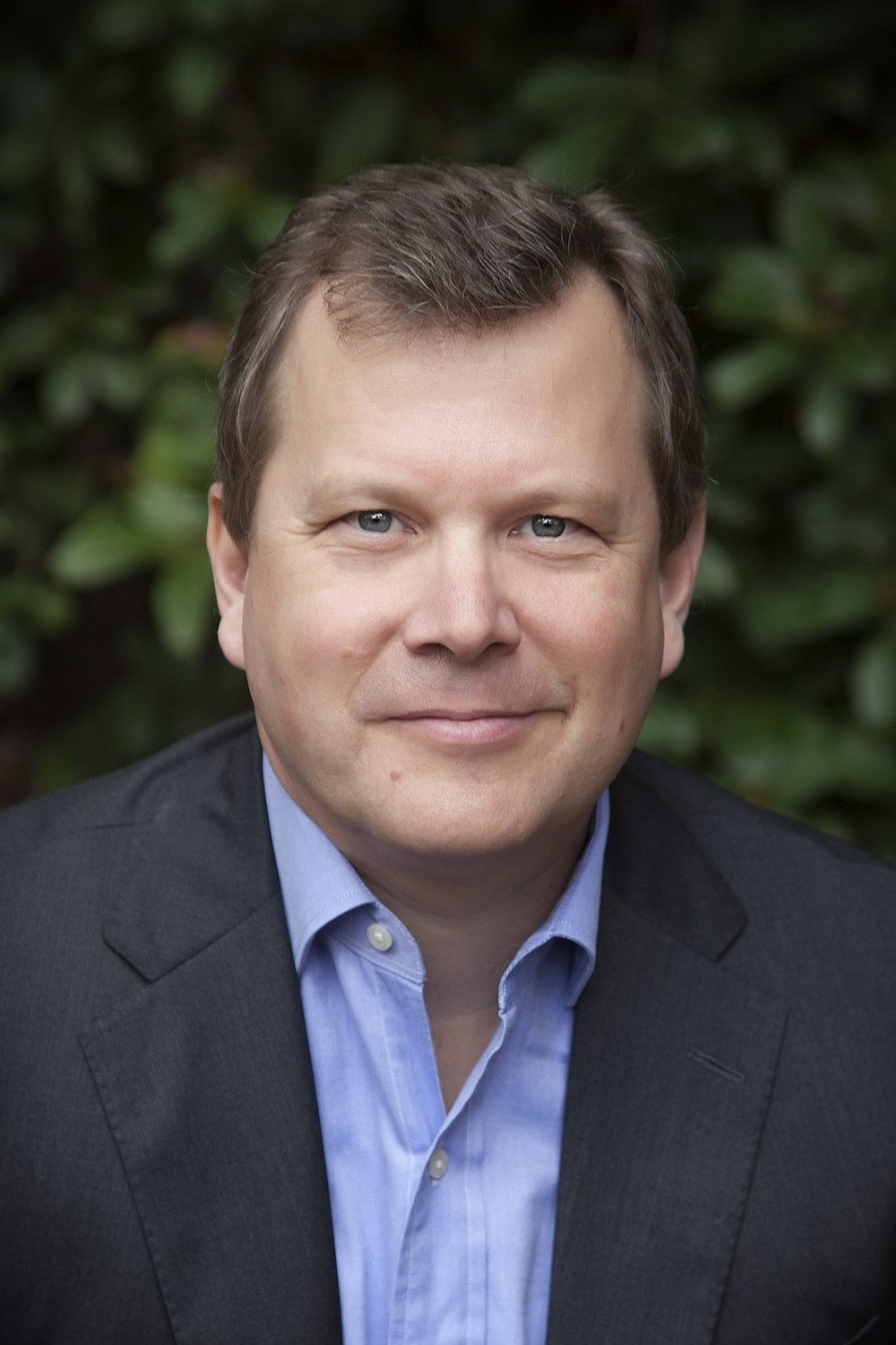 Peter Schweizer as Self in Police State