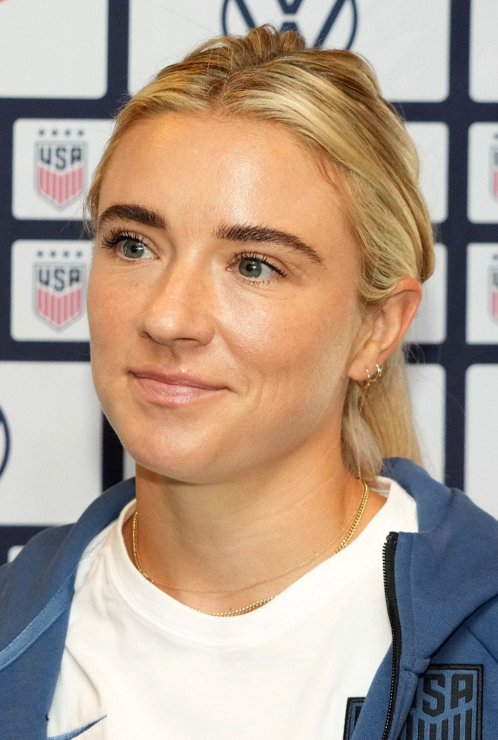 Kristie Mewis as Self in Under Pressure: The U.S. Women's World Cup Team