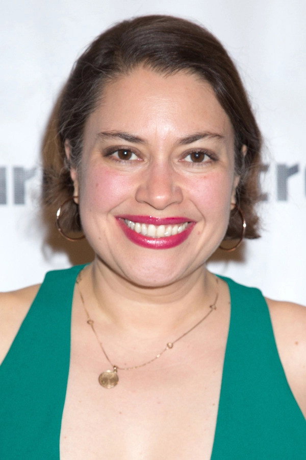 Vanessa Aspillaga as Salvadora in Leave the World Behind
