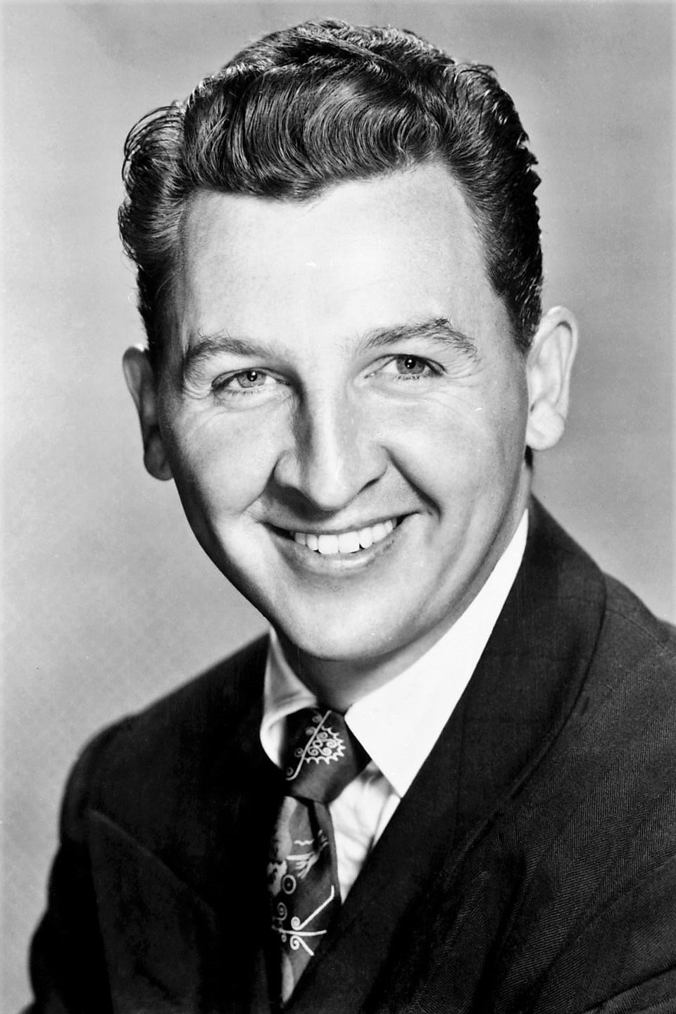 Eddie Bracken as Woodrow Truesmith in Hail the Conquering Hero