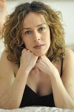 Patricia García Méndez as Satine in Las nornas