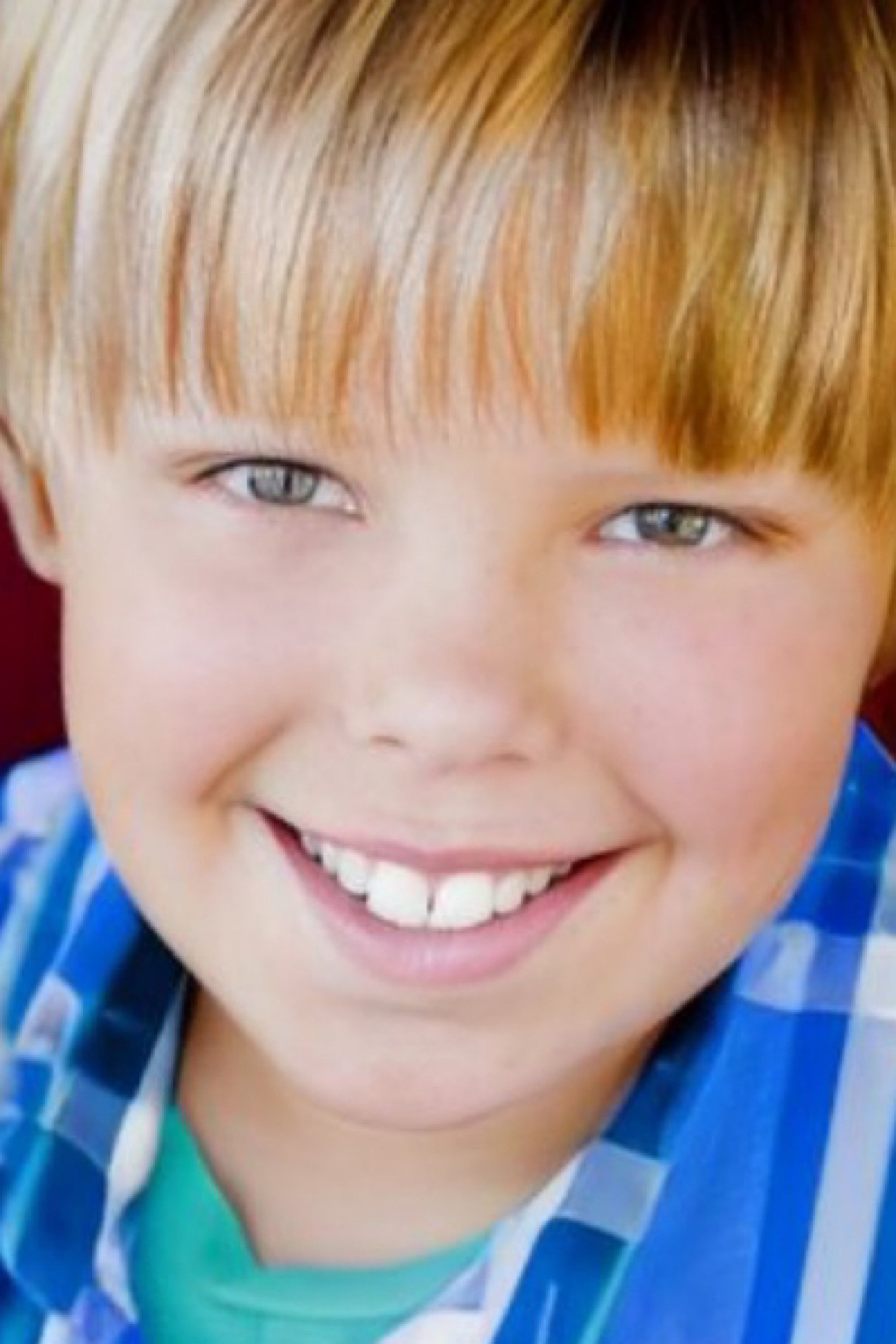 Kannon Gowen as Zou (voice) in Zou